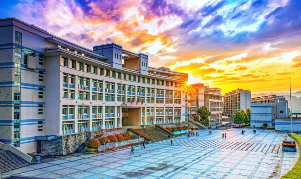 黄昏的北京楼