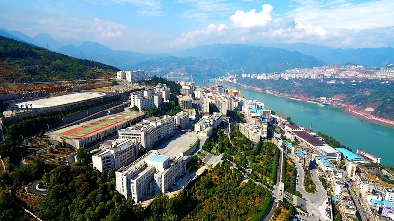 峡江校园全景